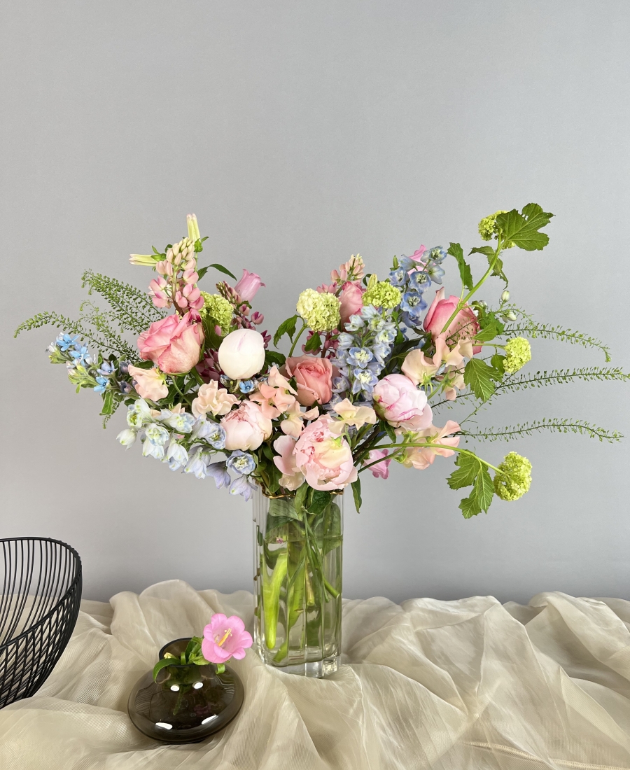 Flower subscription M (every week a new bouquet)